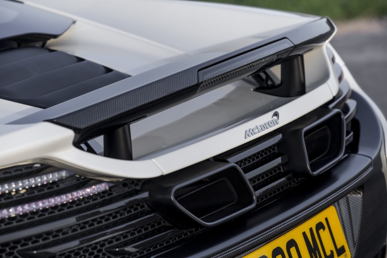 2015 McLaren 650S Coupe Rear Wing Picture