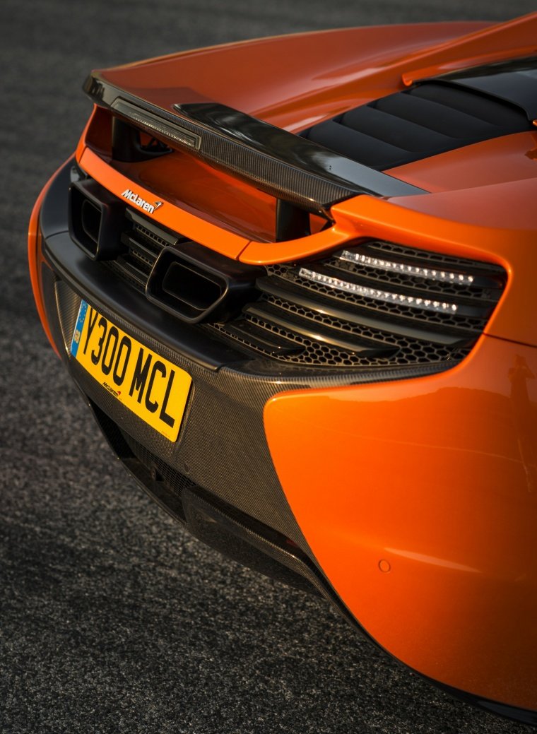 2015 McLaren 650S Spider Tail Light Picture