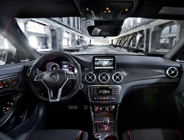 2014 Mercedes-Benz CLA45 AMG Cockpit Picture