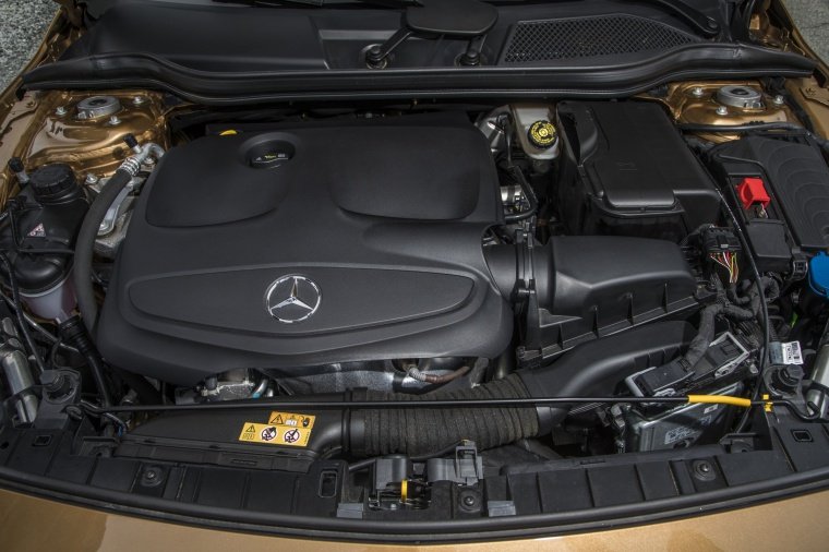 2019 Mercedes-Benz GLA 250 4MATIC 2.0-liter 4-cylinder turbocharged Engine Picture
