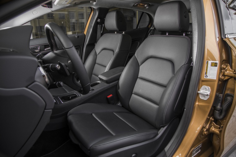 2019 Mercedes-Benz GLA 250 4MATIC Front Seats Picture