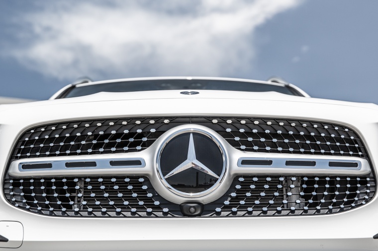 2020 Mercedes-Benz GLB 250 Grille Picture