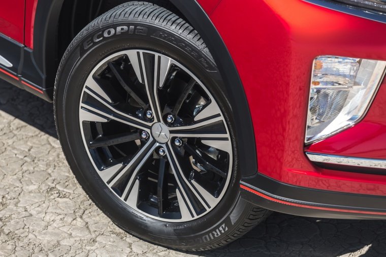2019 Mitsubishi Eclipse Cross SEL S-AWC Rim Picture