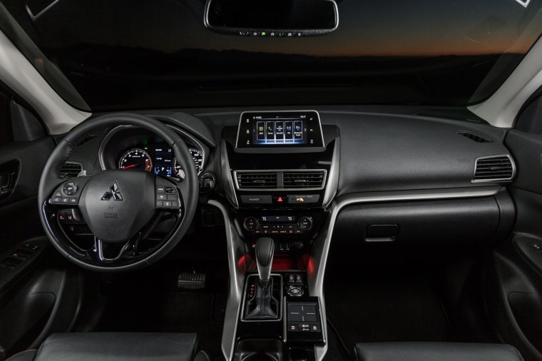 2020 Mitsubishi Eclipse Cross SEL S-AWC Cockpit Picture
