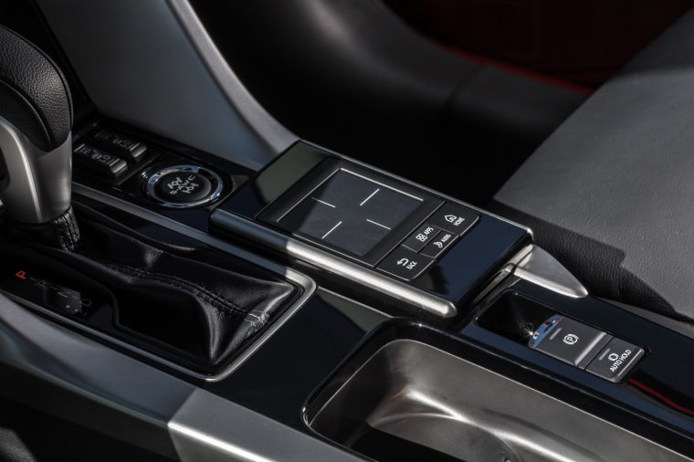 2020 Mitsubishi Eclipse Cross SEL S-AWC Center Console Picture