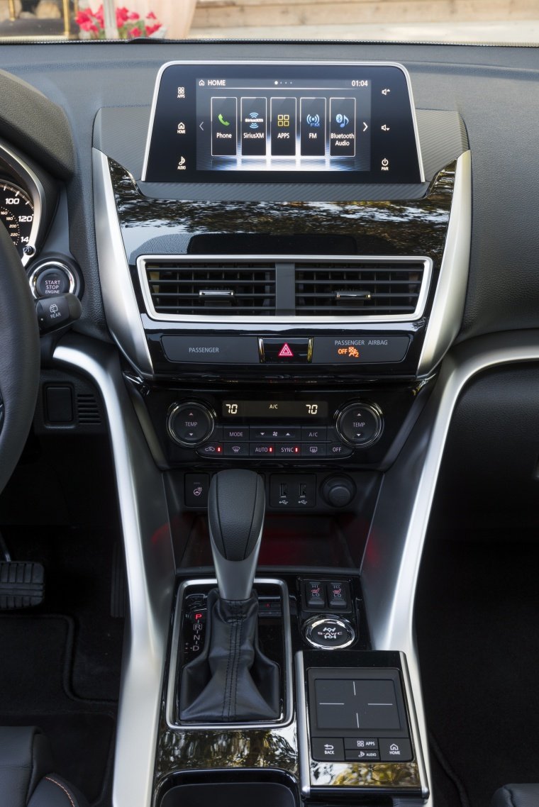 2020 Mitsubishi Eclipse Cross SEL S-AWC Center Stack Picture