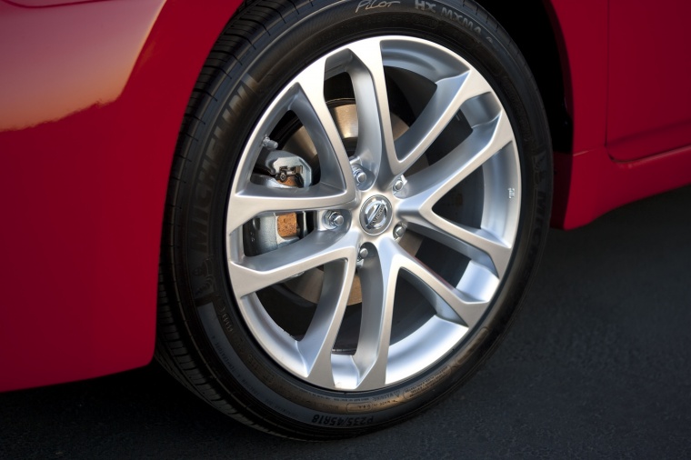 2010 Nissan Altima Coupe 3.5 SR Rim Picture