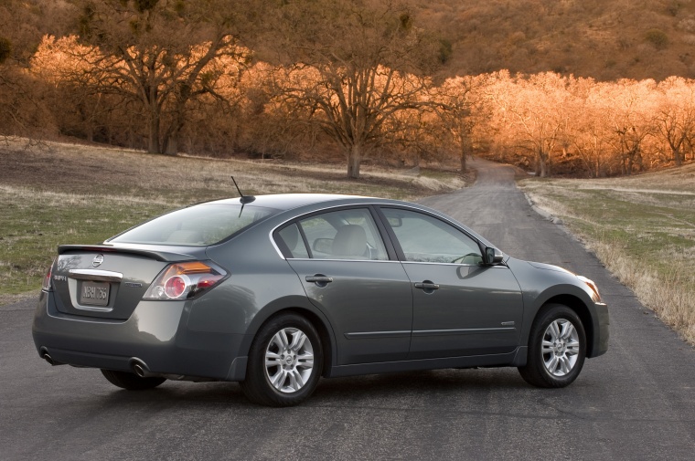 2010 Nissan Altima Hybrid Picture