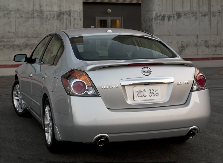 2010 Nissan Altima 3.5 SR Picture