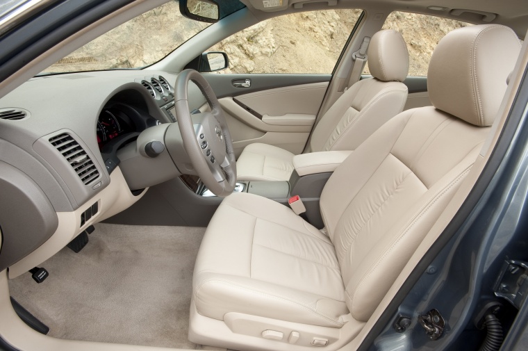 2010 Nissan Altima Hybrid Front Seats Picture