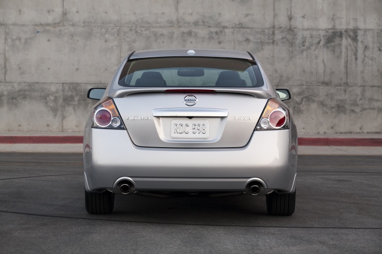 2010 Nissan Altima 3.5 SR Picture