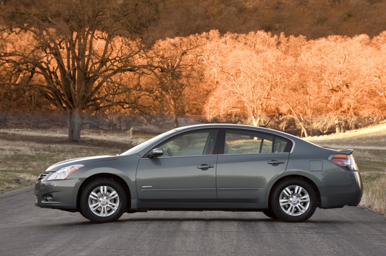 2011 Nissan Altima Hybrid Picture