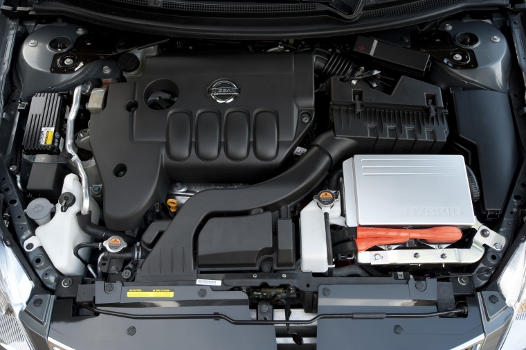 2011 Nissan Altima Hybrid 2.5L 4-cylinder Engine Picture