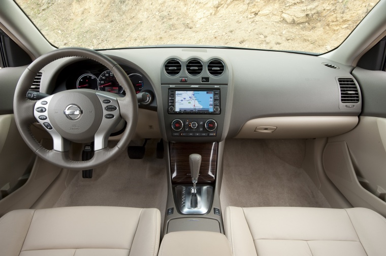 2011 Nissan Altima Hybrid Cockpit Picture