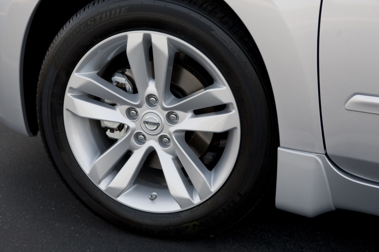 2012 Nissan Altima 3.5 SR Rim Picture