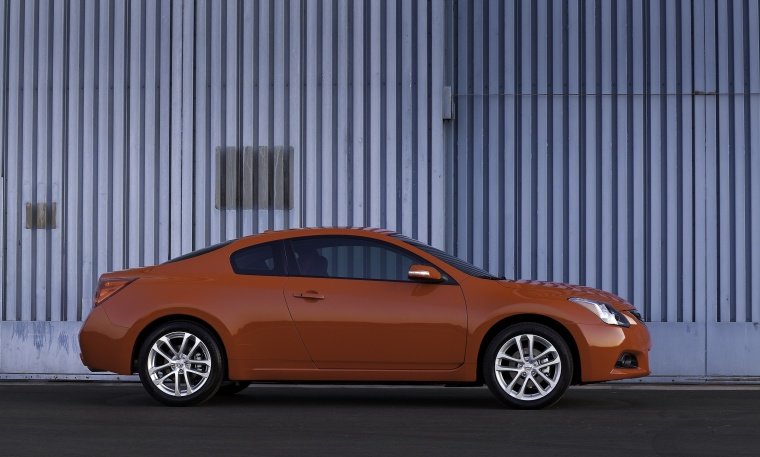 2012 Nissan Altima Coupe 3.5 SR Picture