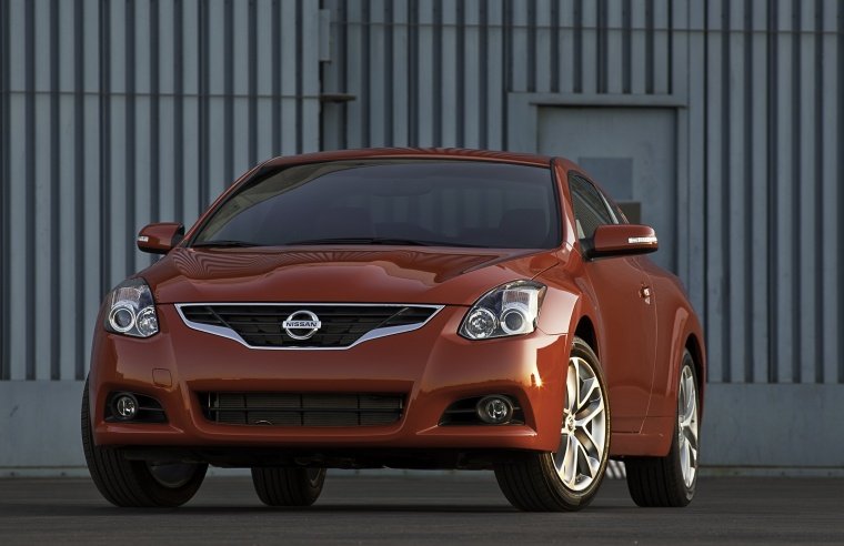 2012 Nissan Altima Coupe 3.5 SR Picture