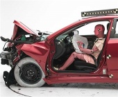 2014 Nissan Altima IIHS Frontal Impact Crash Test Picture