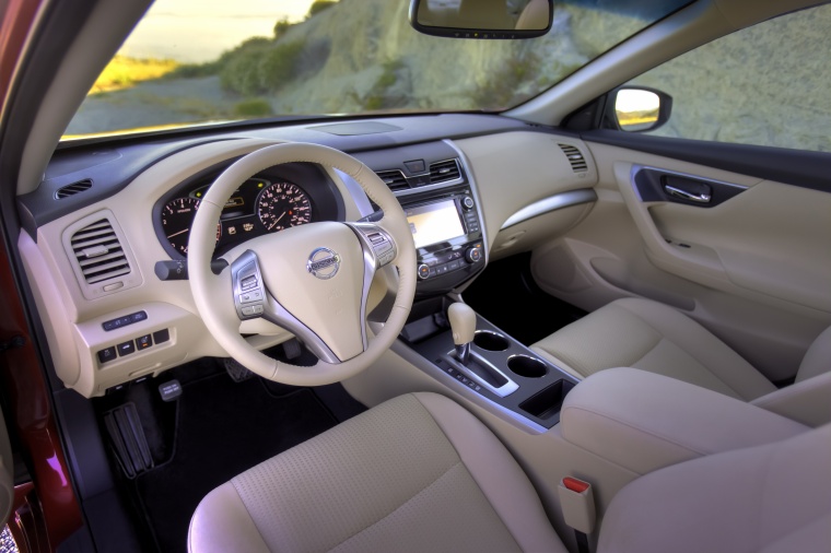 2015 Nissan Altima Sedan 2.5 SV Interior Picture