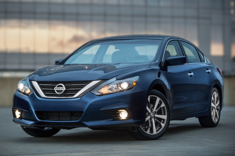 2017 Nissan Altima SR Picture