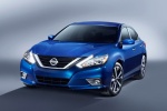 Picture of 2017 Nissan Altima SR in Deep Blue Pearl