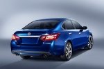 Picture of 2018 Nissan Altima SR in Deep Blue Pearl