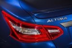 Picture of 2018 Nissan Altima SR Tail Light