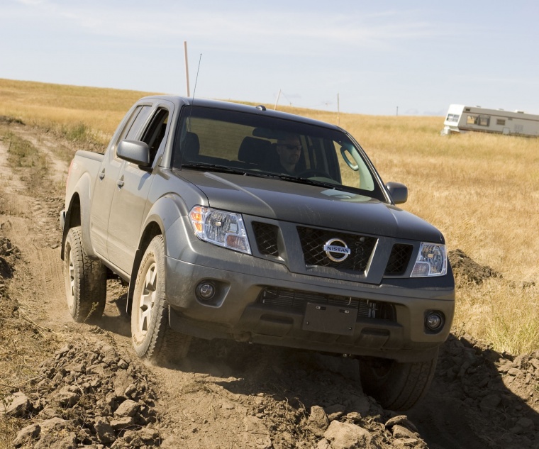 2011 Nissan Frontier Crew Cab PRO-4X 4WD Picture