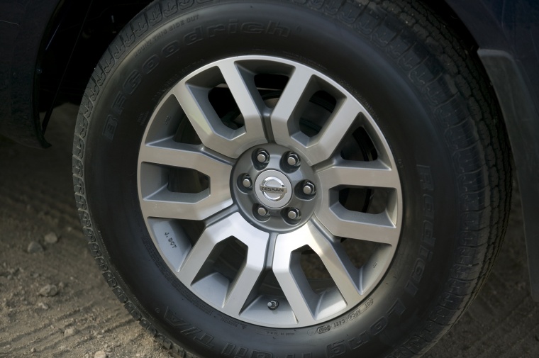 2011 Nissan Frontier Crew Cab PRO-4X 4WD Rim Picture