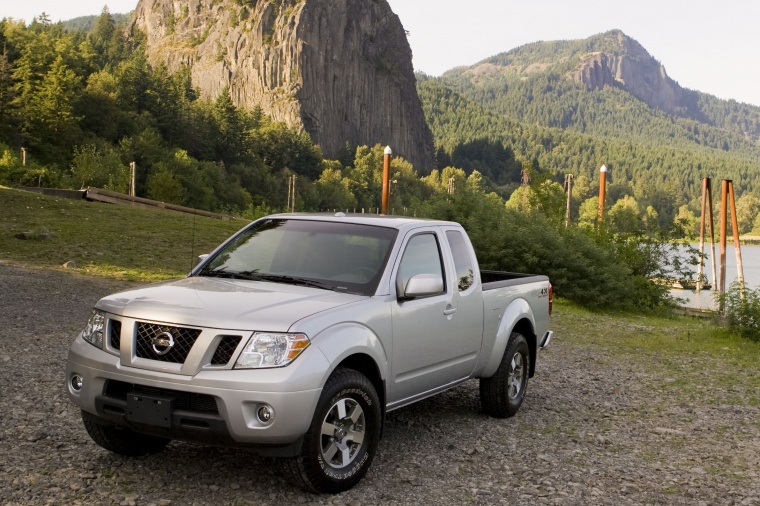 2011 Nissan Frontier King Cab PRO-4X 4WD Picture