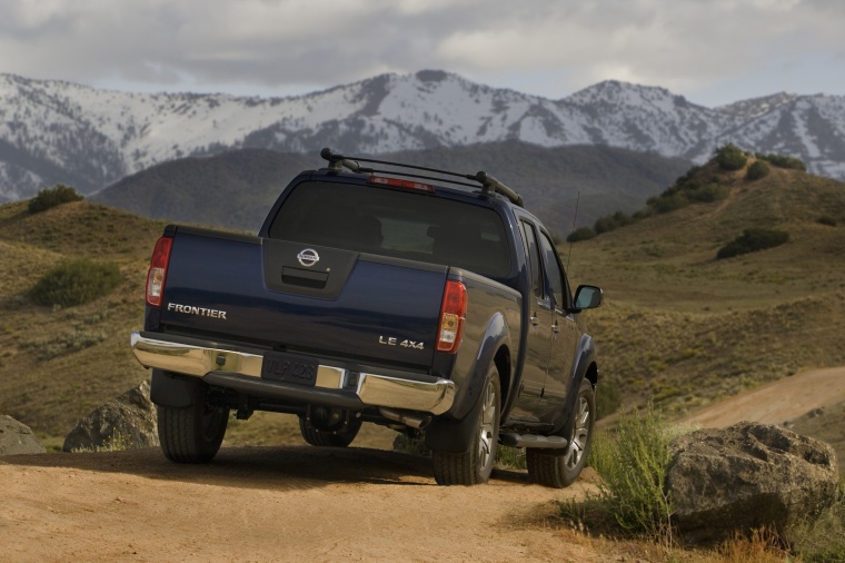 2012 Nissan Frontier Crew Cab PRO-4X 4WD Picture