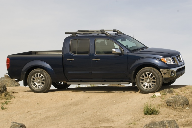 2012 Nissan Frontier Crew Cab PRO-4X 4WD Picture