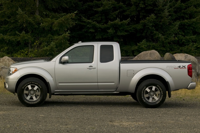 2013 Nissan Frontier King Cab PRO-4X 4WD Picture