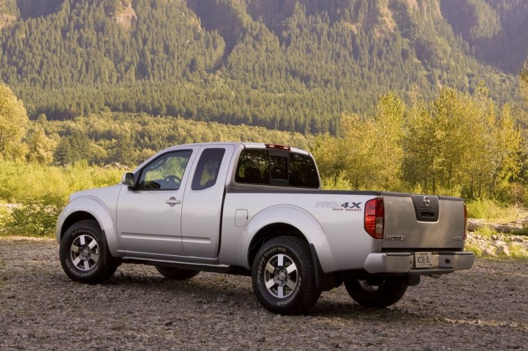 2013 Nissan Frontier King Cab PRO-4X 4WD Picture