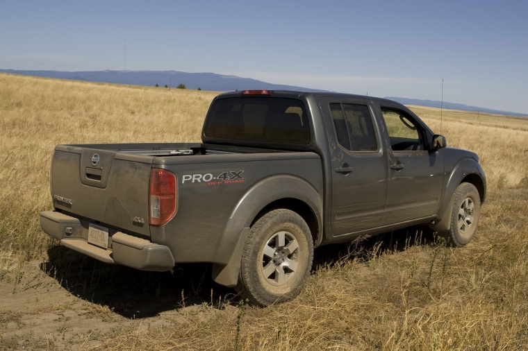 2013 Nissan Frontier Crew Cab PRO-4X 4WD Picture