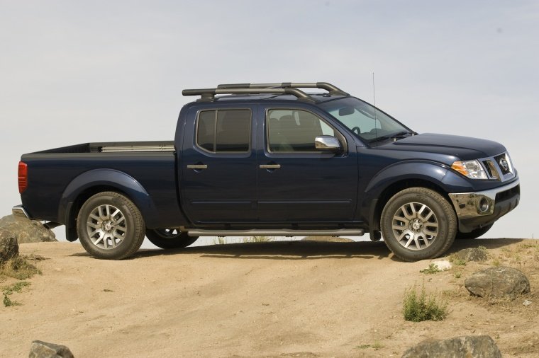 2014 Nissan Frontier Crew Cab PRO-4X 4WD Picture