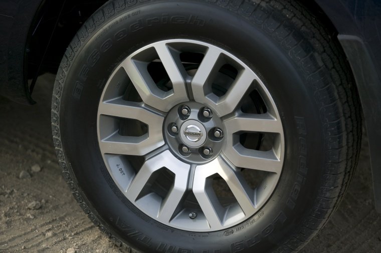 2014 Nissan Frontier Crew Cab PRO-4X 4WD Rim Picture