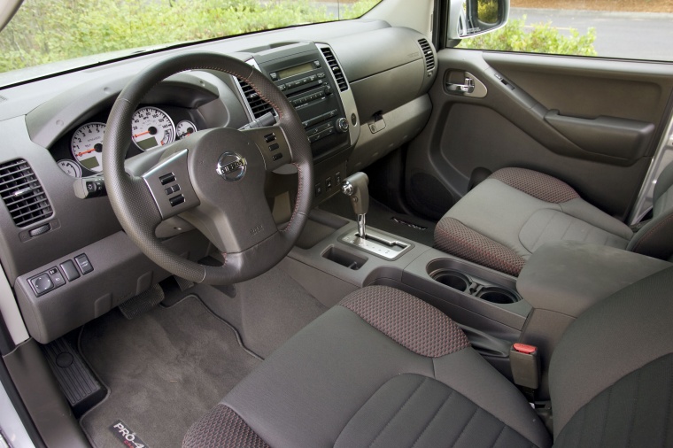 2015 Nissan Frontier King Cab PRO-4X 4WD Interior Picture