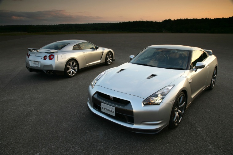 2011 Nissan GT-R Coupe Picture