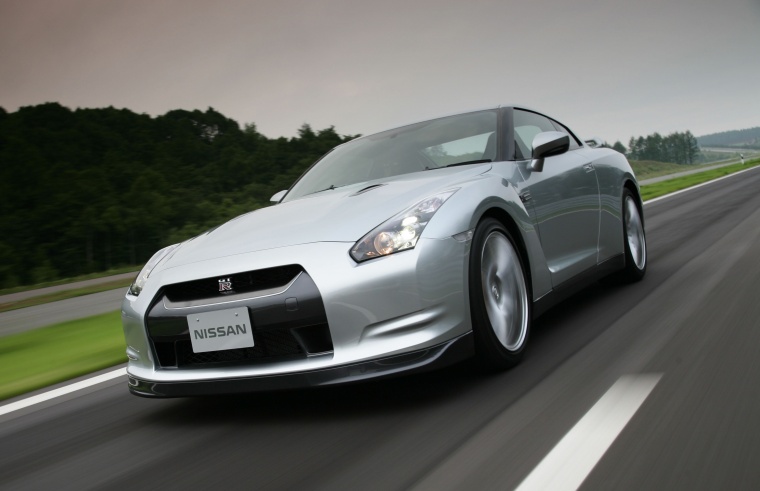 2011 Nissan GT-R Coupe Picture