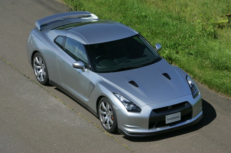 2011 Nissan GT-R Coupe Picture