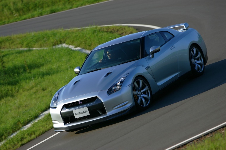 2011 Nissan GT-R Coupe Picture