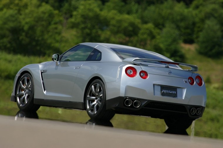 2011 Nissan GT-R Coupe Picture