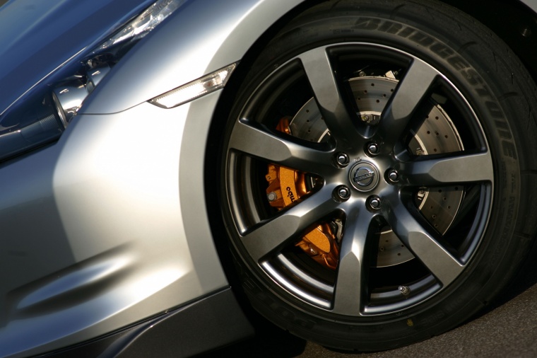 2011 Nissan GT-R Rim Picture