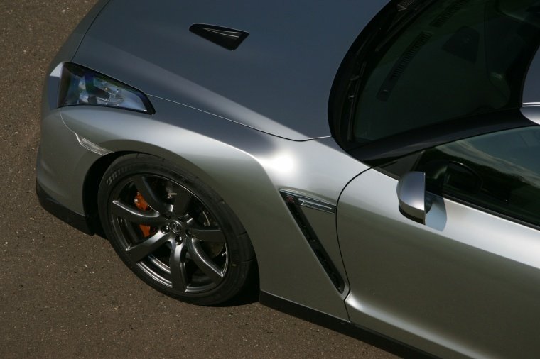 2011 Nissan GT-R Picture