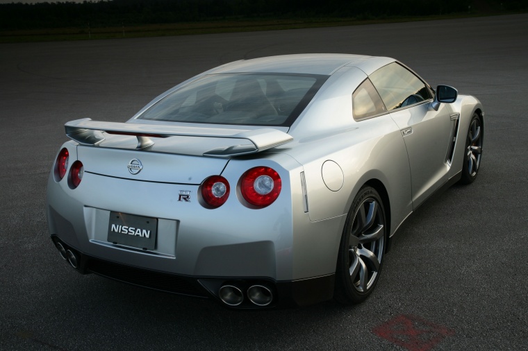 2011 Nissan GT-R Coupe Picture