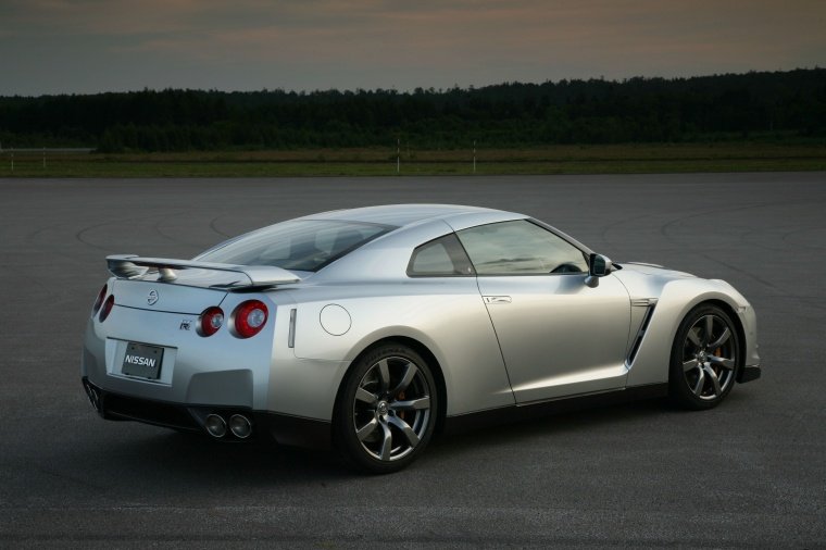 2011 Nissan GT-R Coupe Picture