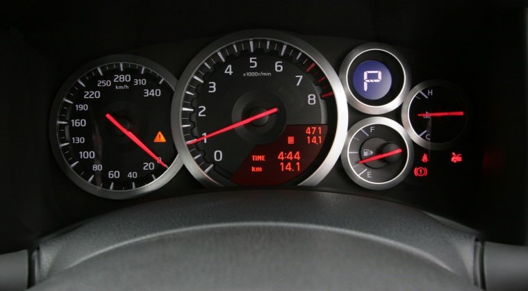 2011 Nissan GT-R Gauges Picture