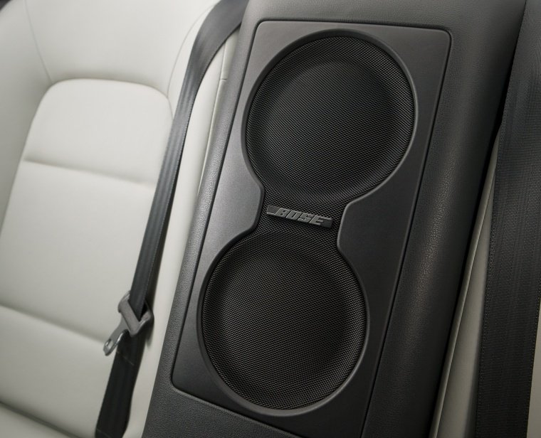 2011 Nissan GT-R Audio Speakers Picture