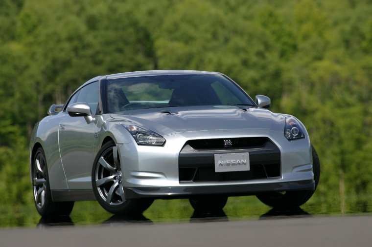 2011 Nissan GT-R Coupe Picture